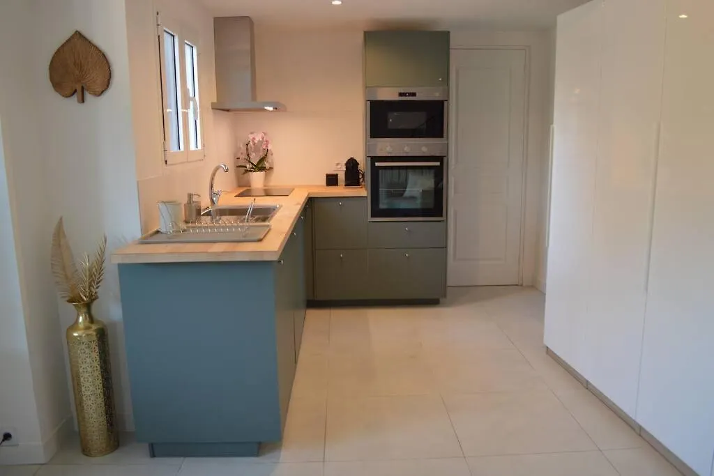 Petite Maison En Centre-Ville Antibes Apartment